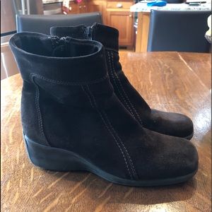 La Canadienne Waterproof Ankle Boots.